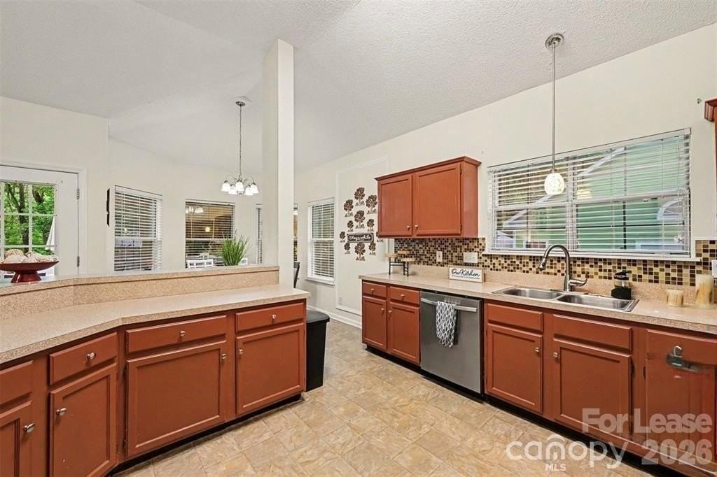 13505 Gatestone Ln - Photo 7 of 13