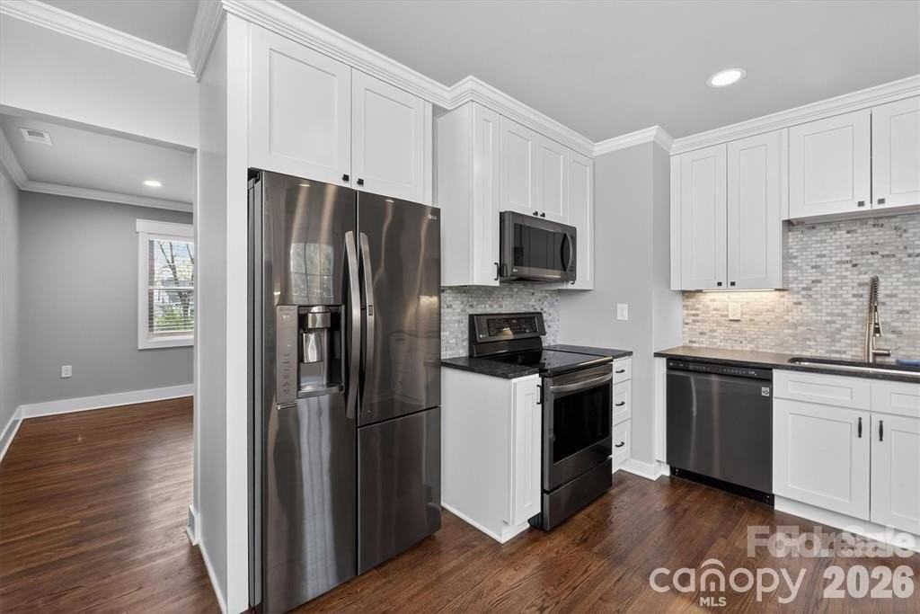 307 E Peterson Dr - Photo 6 of 25