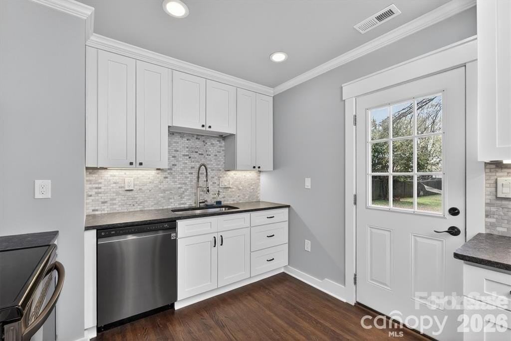 307 E Peterson Dr - Photo 7 of 25
