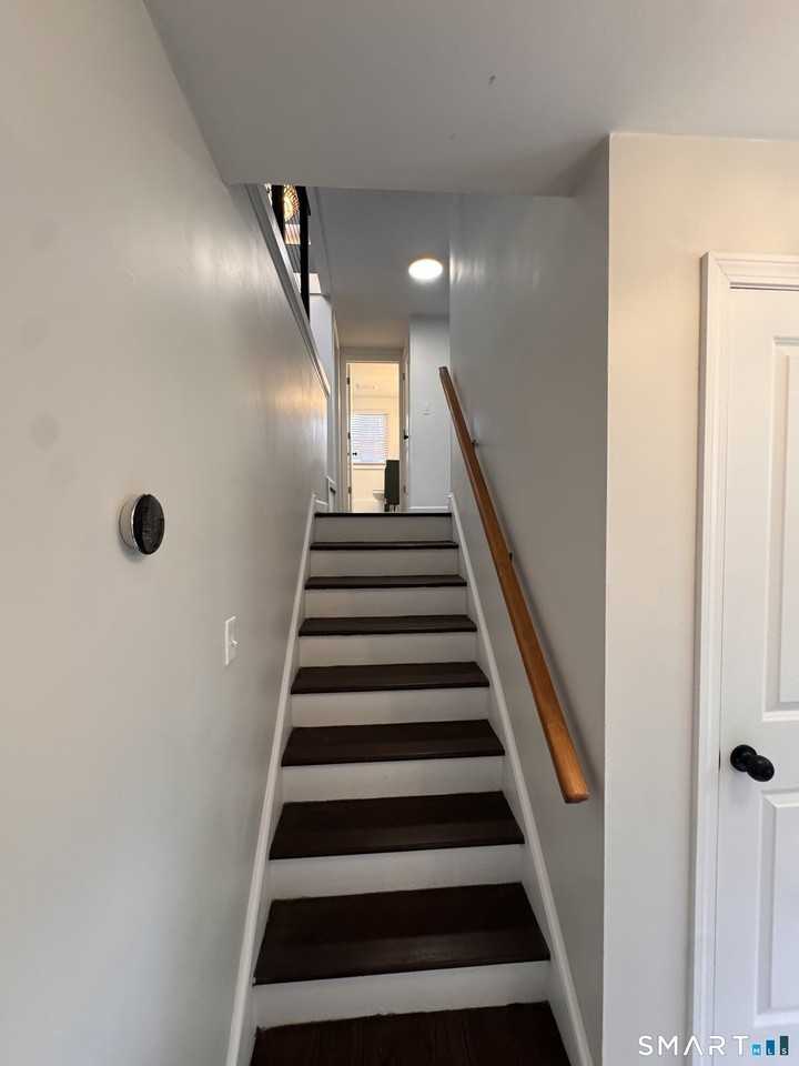 19 Whitney St - Photo 4 of 21