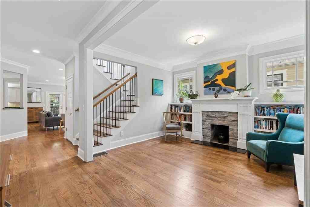 355 6th St Ne - Photo 7 of 47