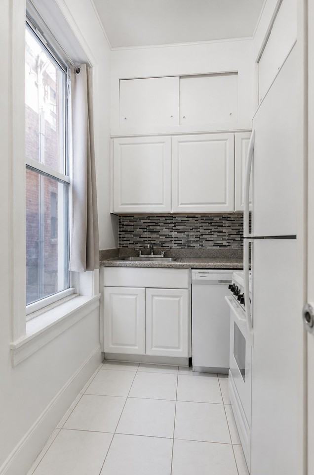 102 E 30th St Apt 3r - Photo 5 of 6