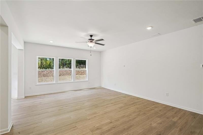 240 Silverleaf Trl - Photo 4 of 35