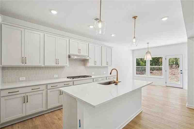 240 Silverleaf Trl - Photo 6 of 35