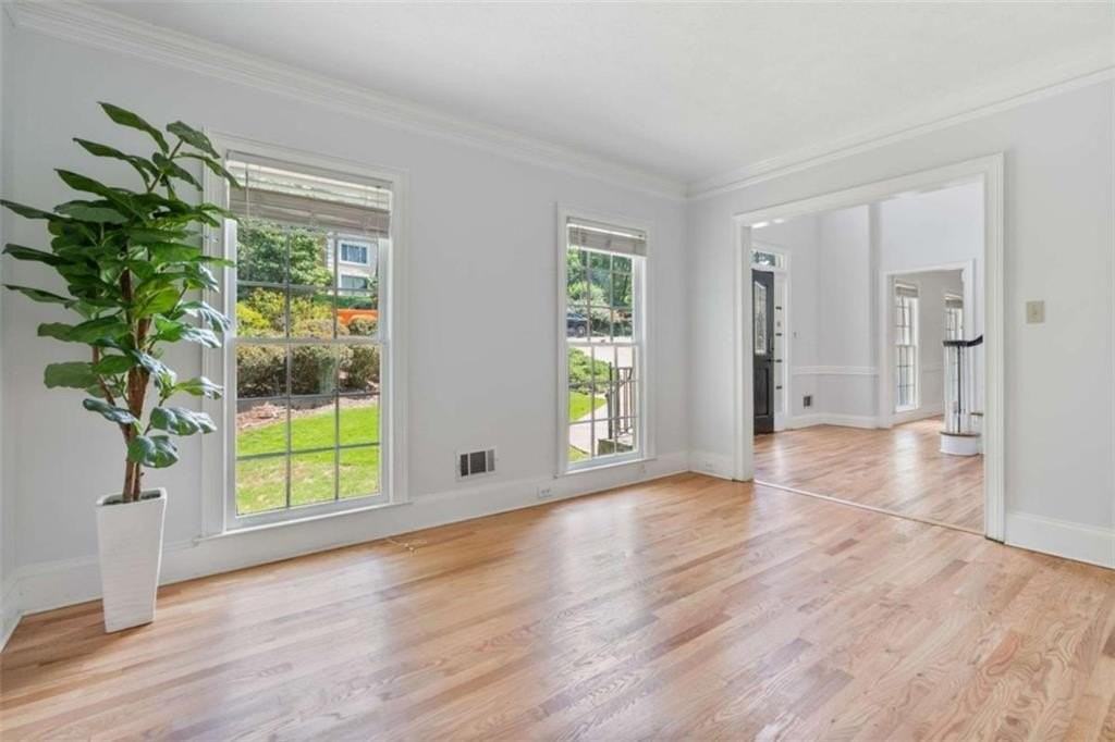 275 Sageglen Rd - Photo 3 of 23