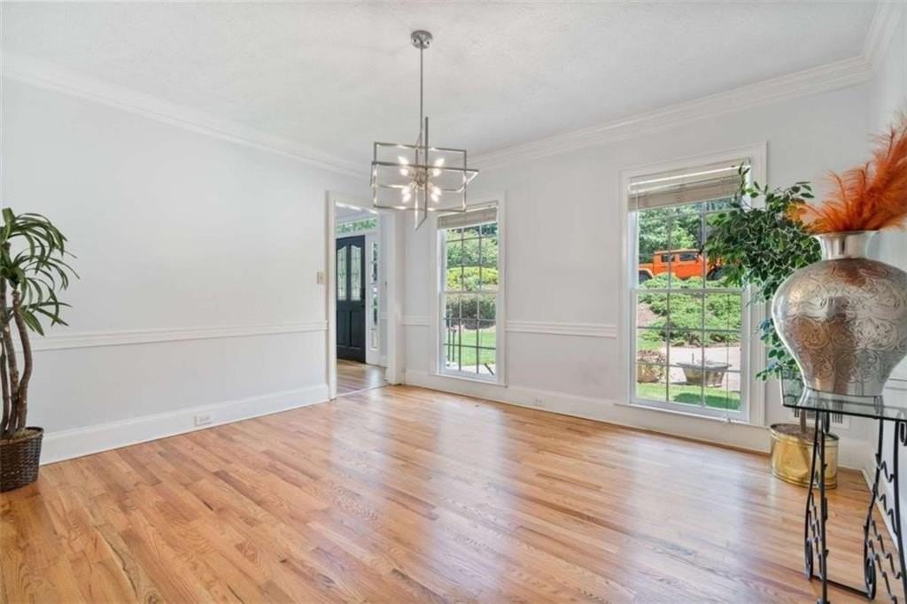 275 Sageglen Rd - Photo 4 of 23