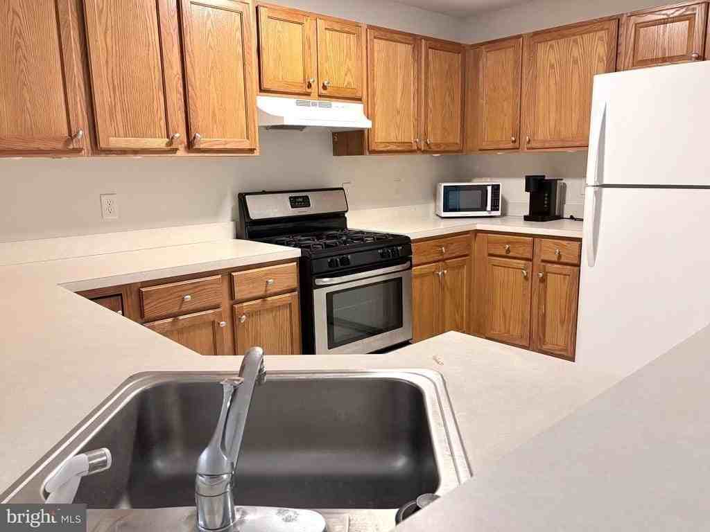 135 Natalie Rd - Photo 6 of 24