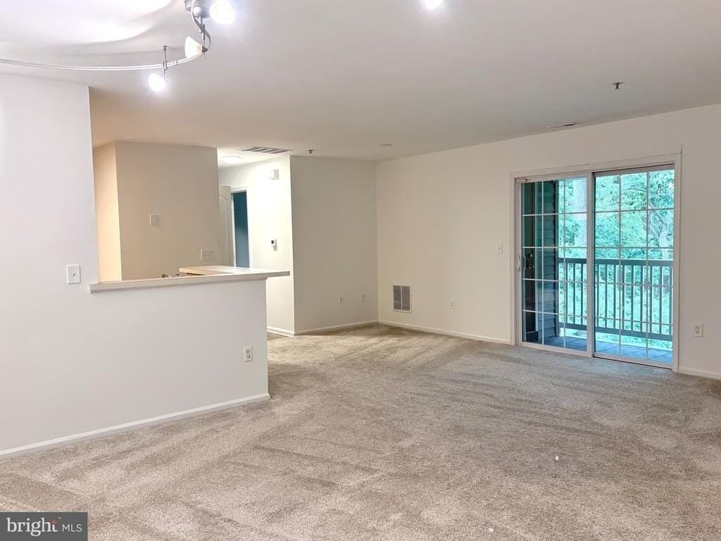 135 Natalie Rd - Photo 7 of 24
