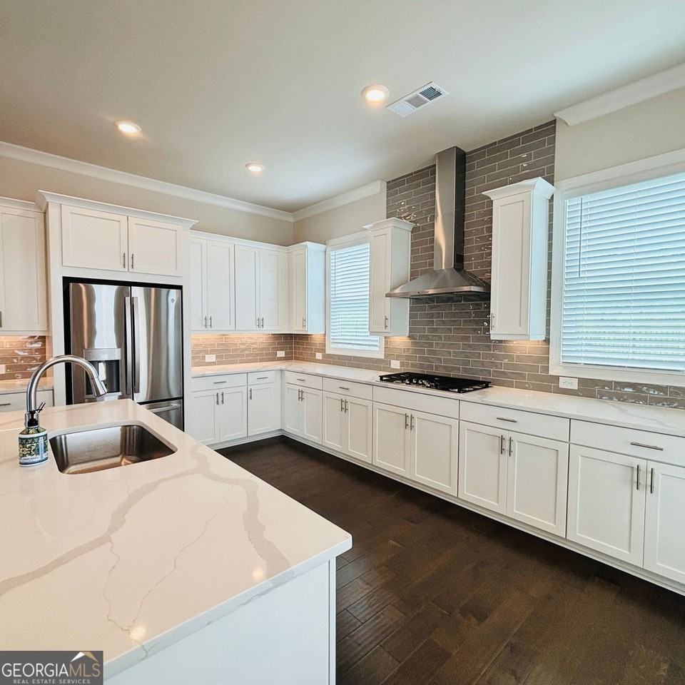 657 Summitt Hill Way - Photo 7 of 50