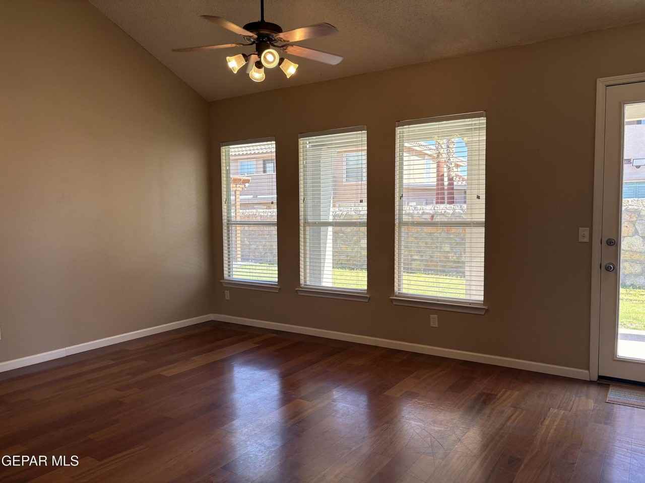 12421 Paseo De Arco Ct - Photo 3 of 26