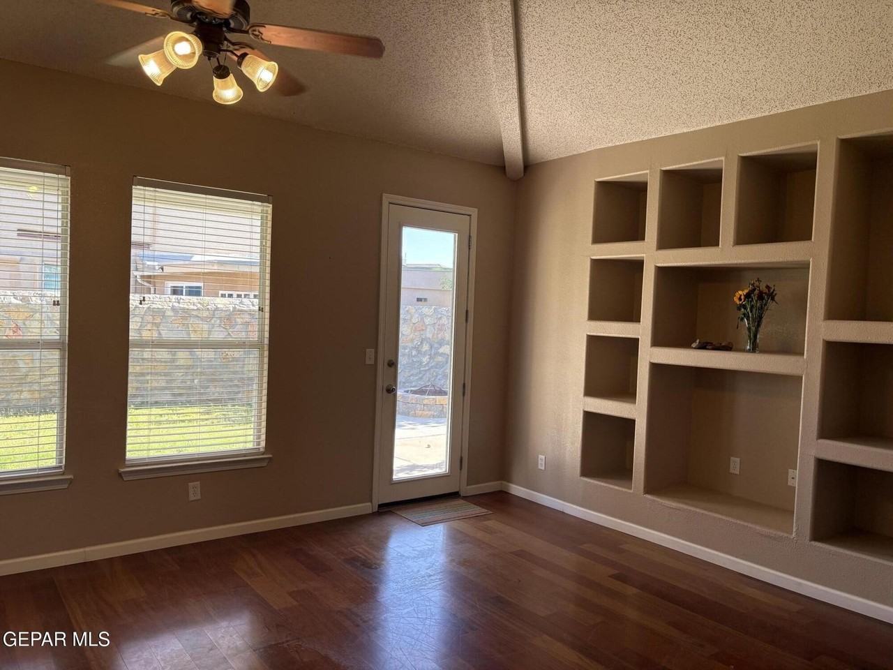 12421 Paseo De Arco Ct - Photo 4 of 26