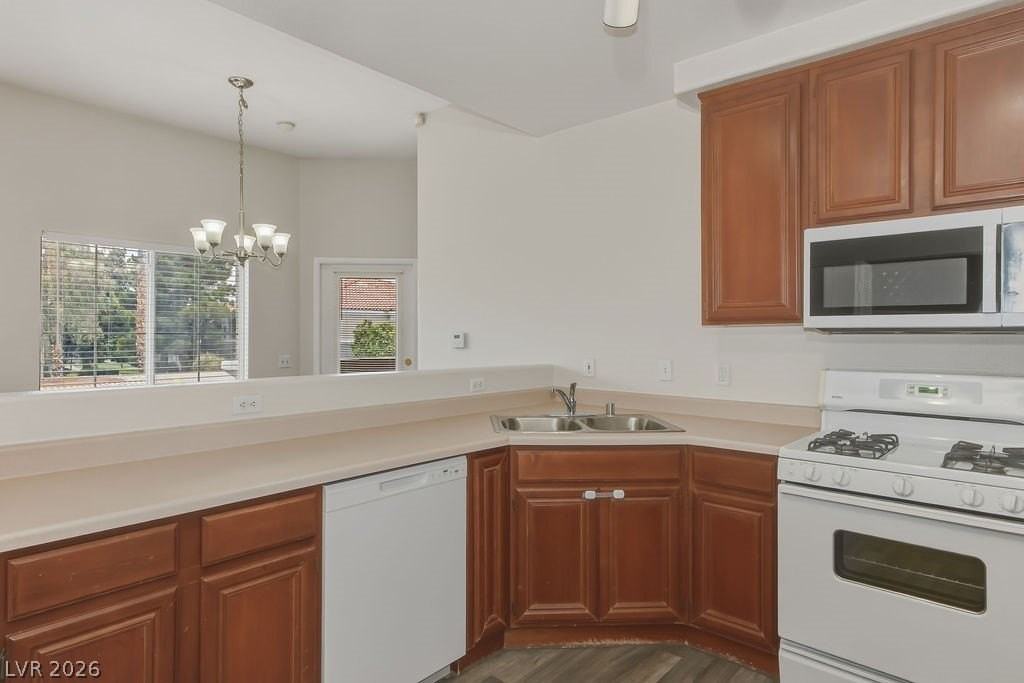 10245 S Maryland Pkwy #201 - Photo 4 of 19