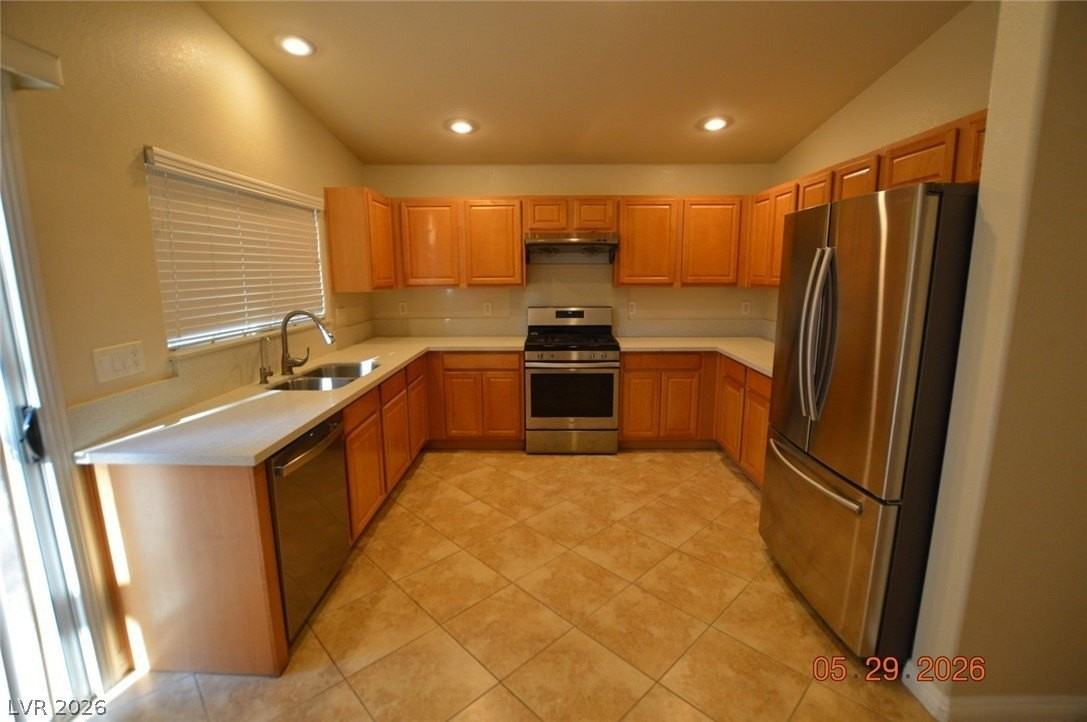 8398 Hollywood Hills Ave - Photo 6 of 20