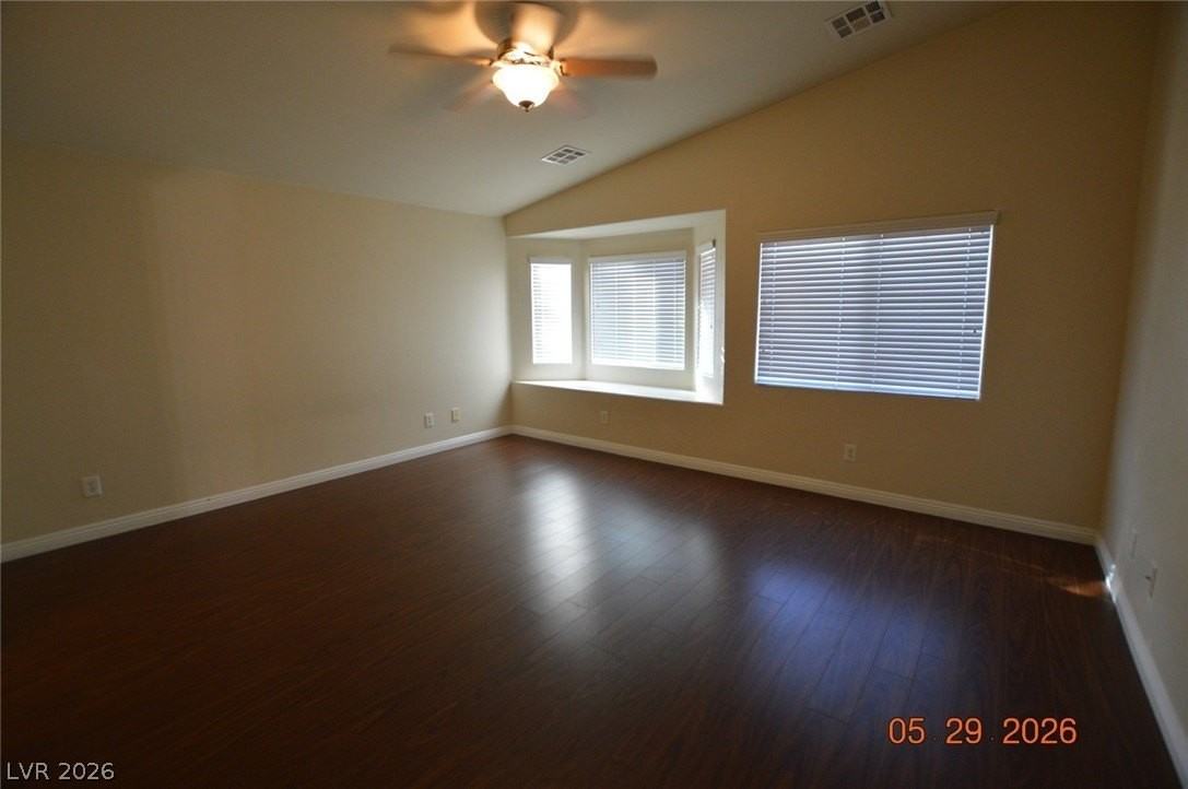 8398 Hollywood Hills Ave - Photo 7 of 20