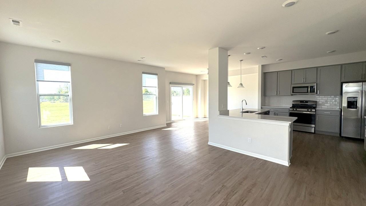 1206 Salt Springs Dr - Photo 2 of 14