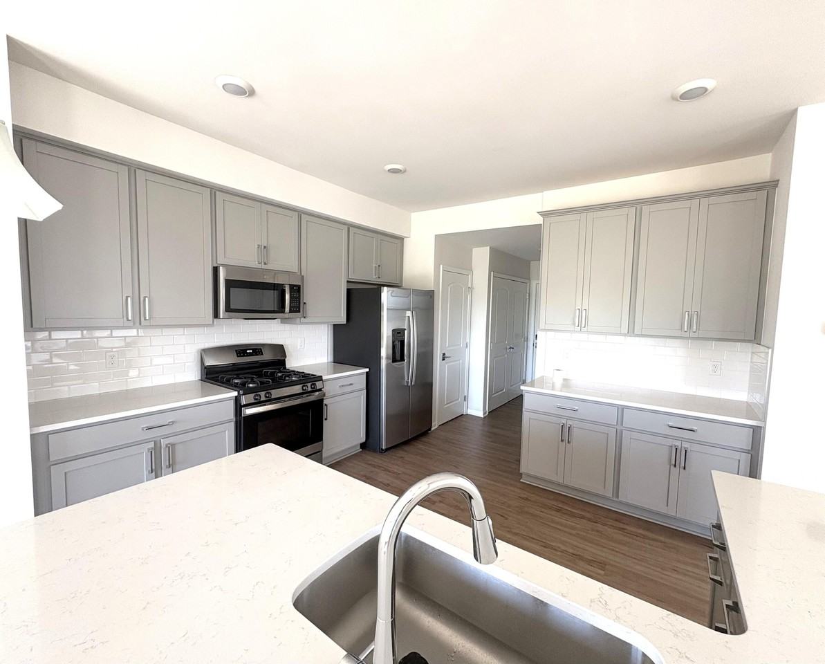 1206 Salt Springs Dr - Photo 3 of 14