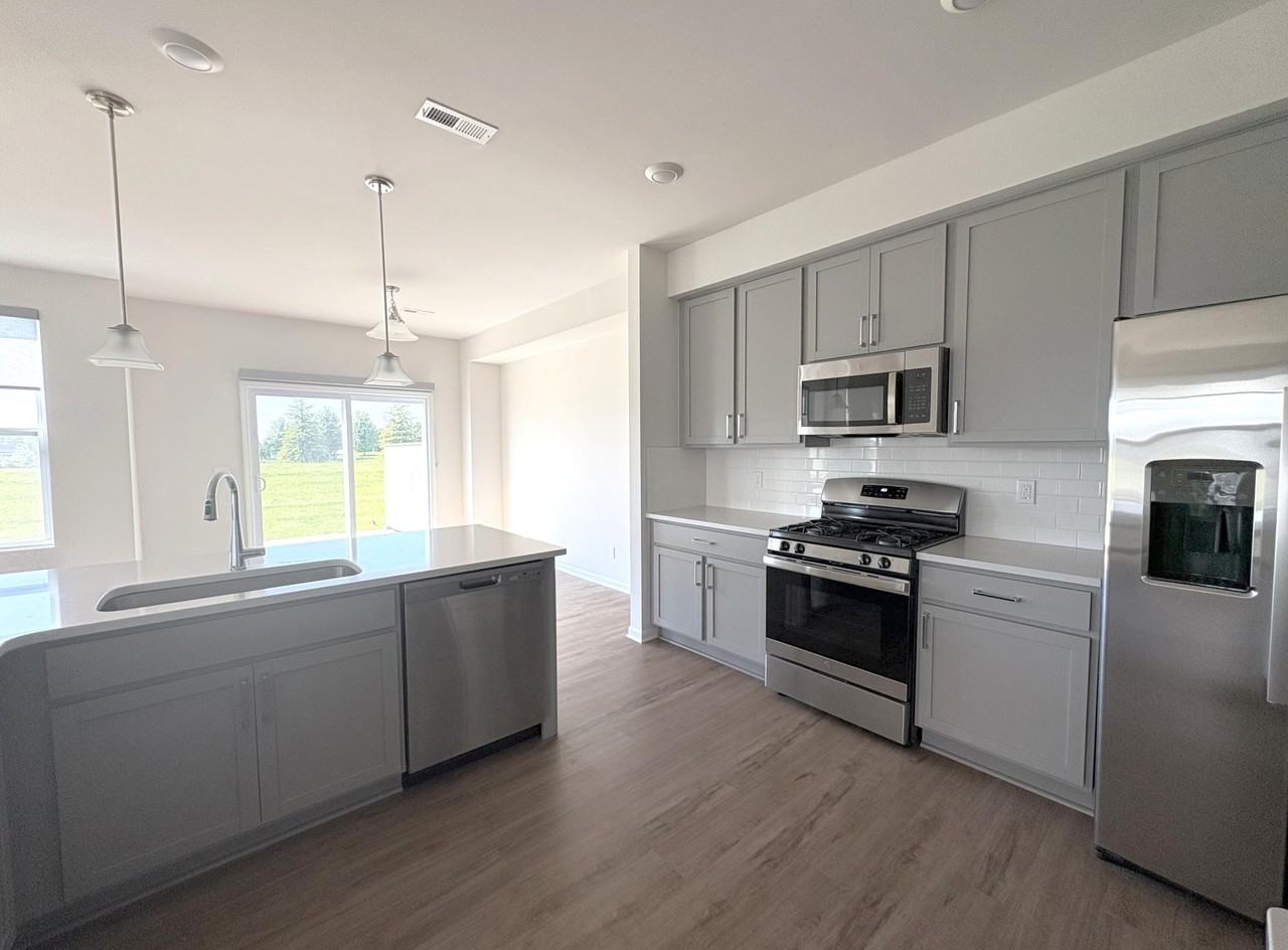 1206 Salt Springs Dr - Photo 4 of 14