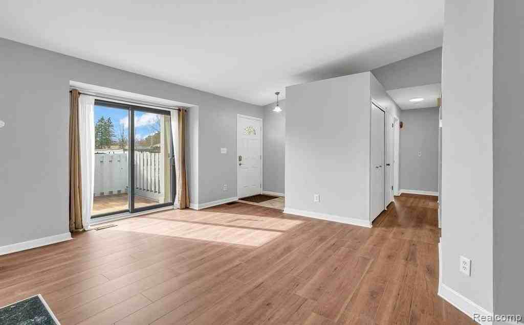 1921 Vine Way Dr #35 - Photo 7 of 28