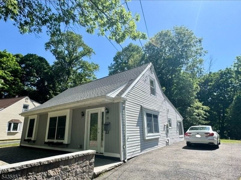 15 Nestro Rd