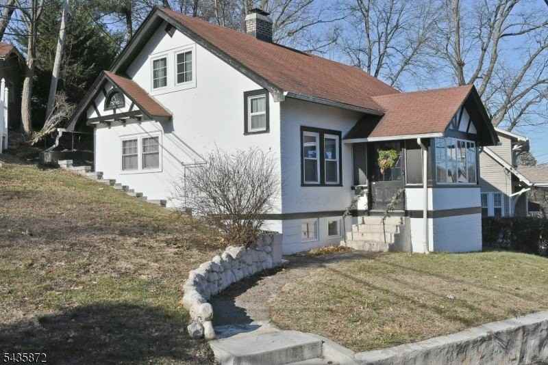 42 Olyphant Dr