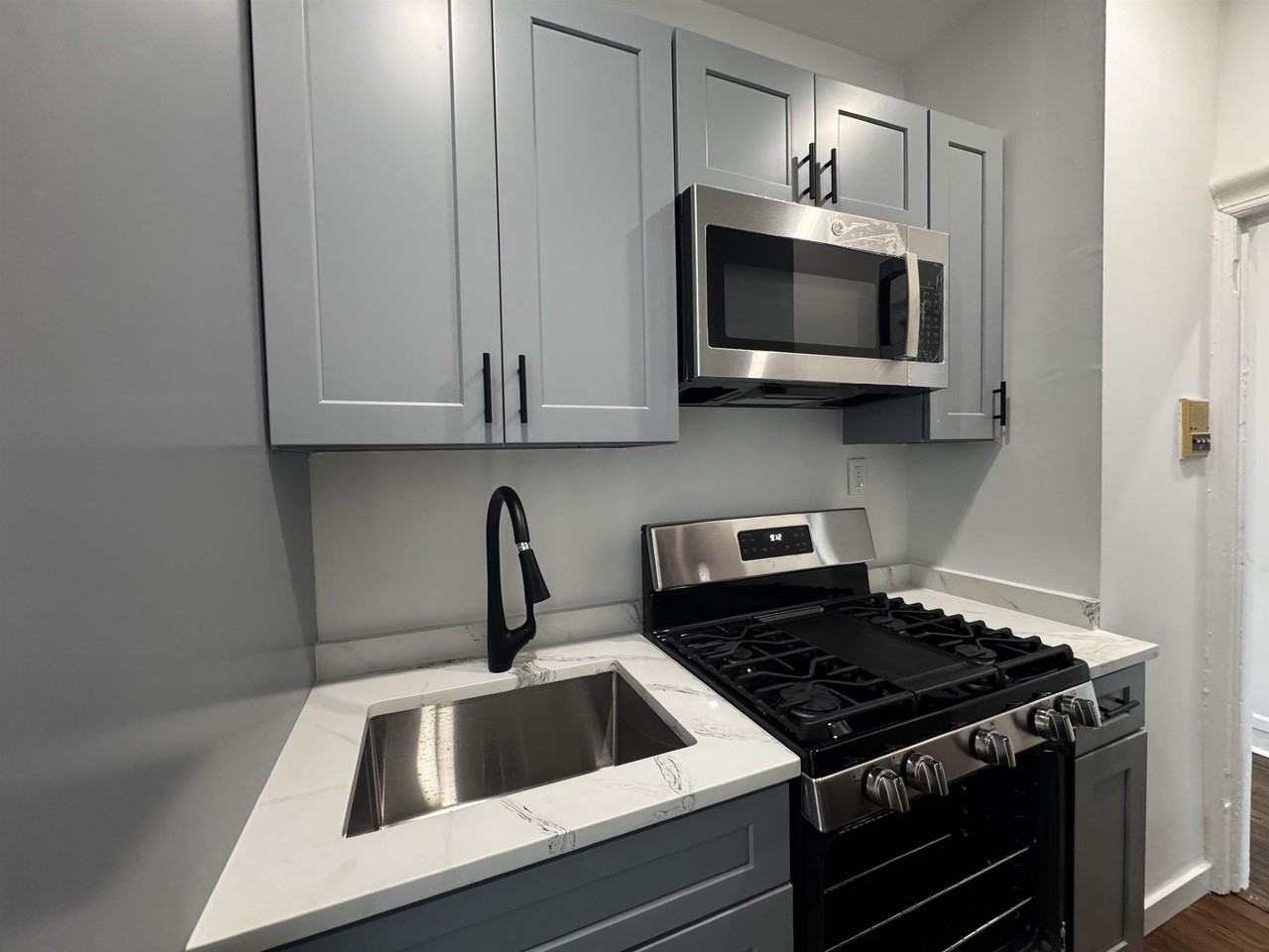 149 Zabriskie St #45 - Photo 4 of 11