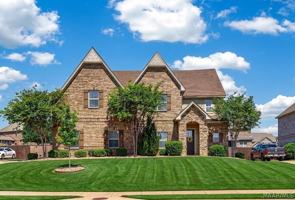 featured image of 377 Sydney Dr S