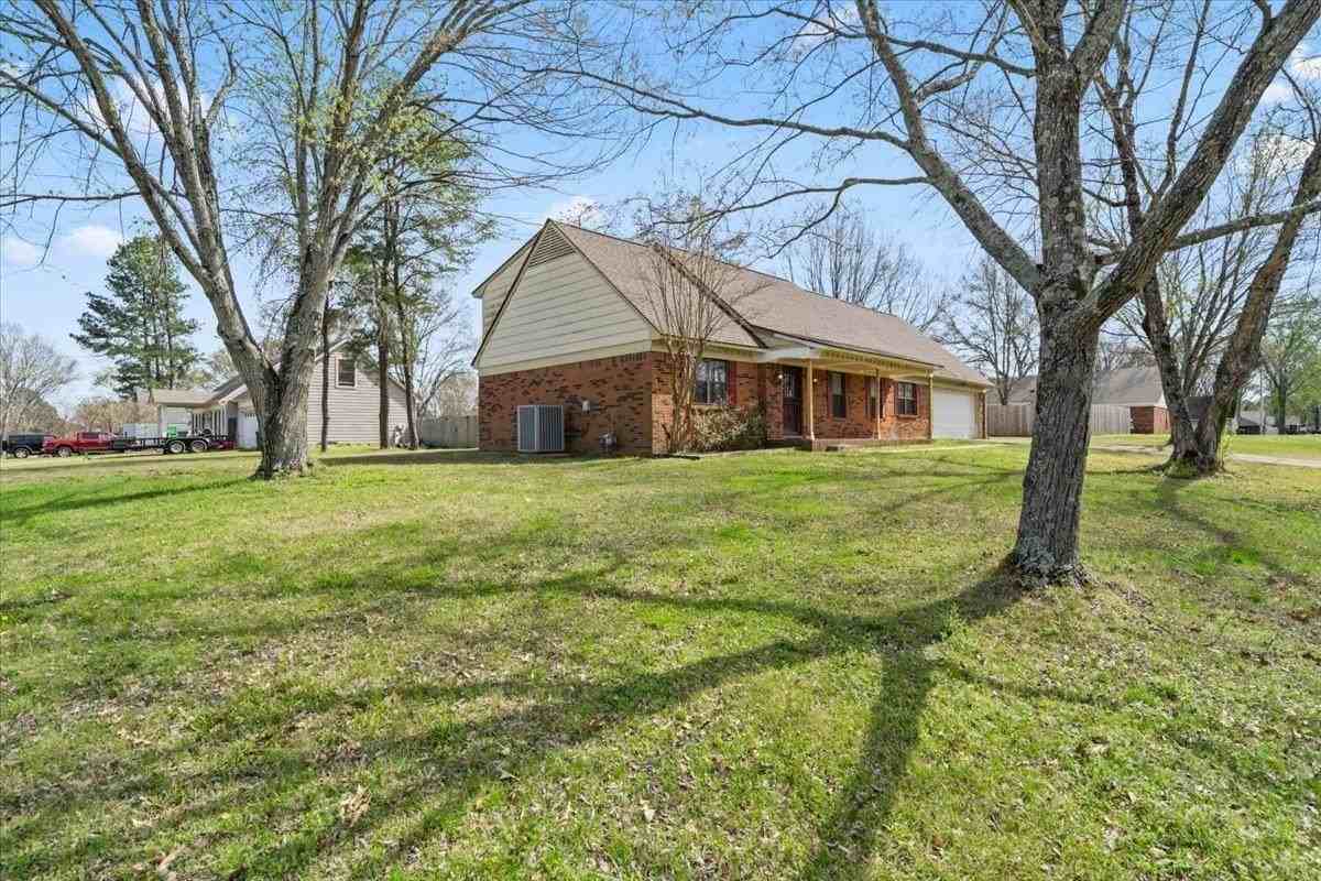 676 Hermitage Trail Dr - Photo 2 of 22