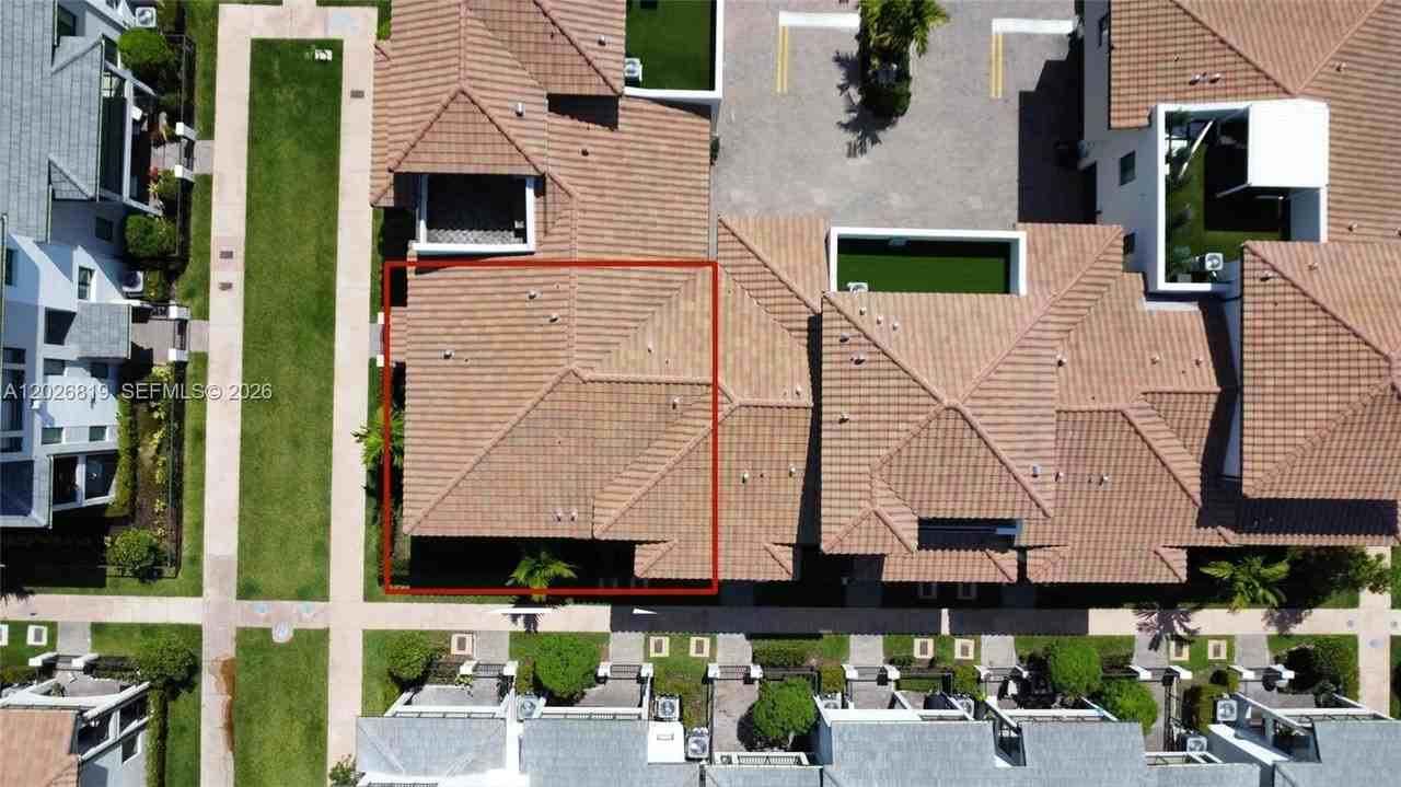 4718 Nw 83rd Pkwy - Photo 4 of 39