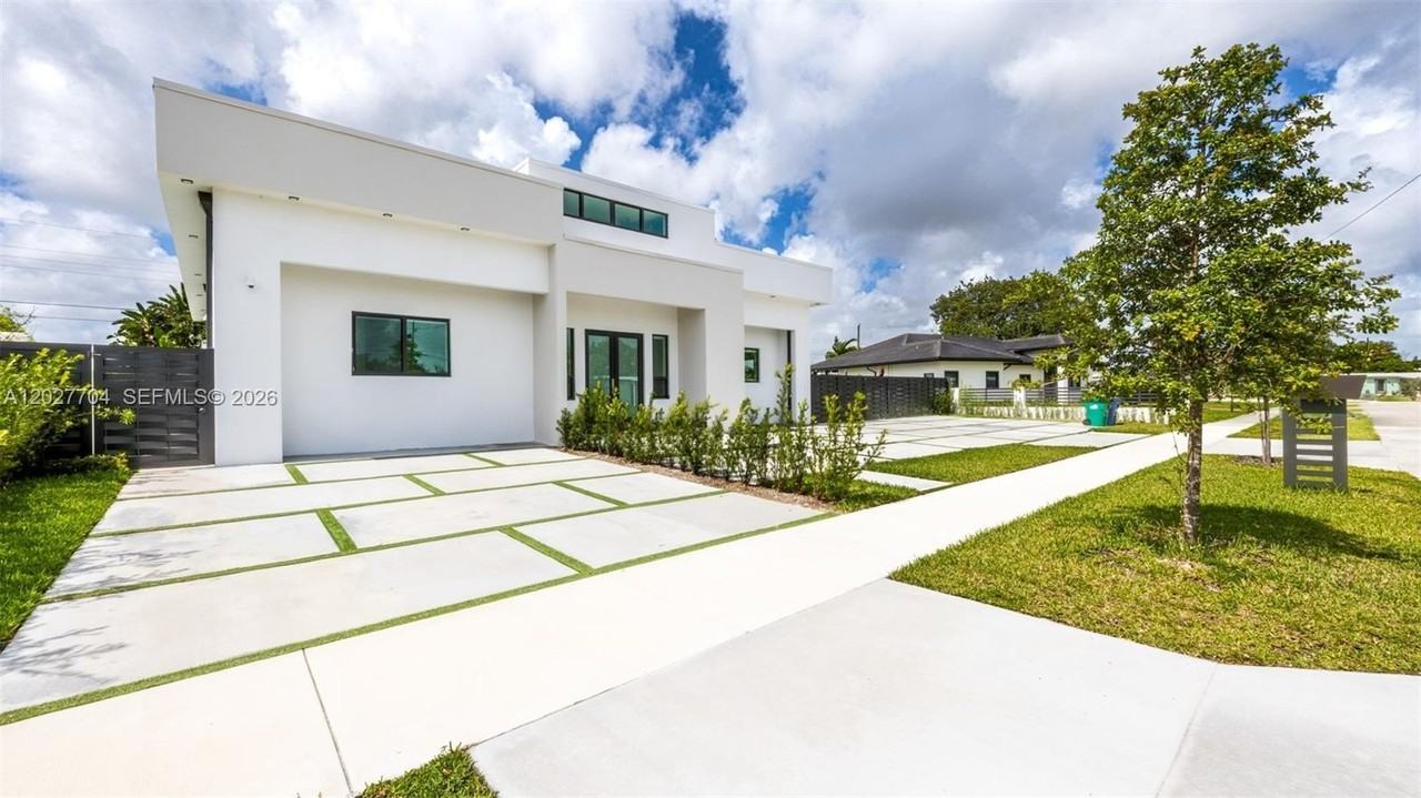 11450 Sw 59th Ter #0 - Photo 3 of 36