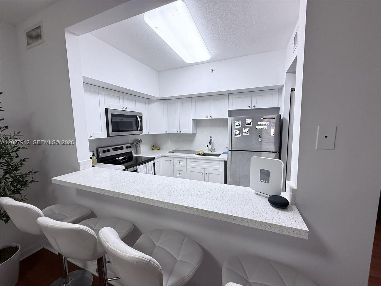 115 Sw 42nd Ave #402 - Photo 4 of 27