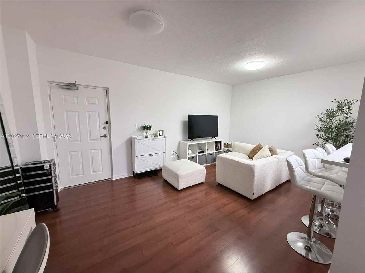 115 Sw 42nd Ave #402 - Photo 6 of 27