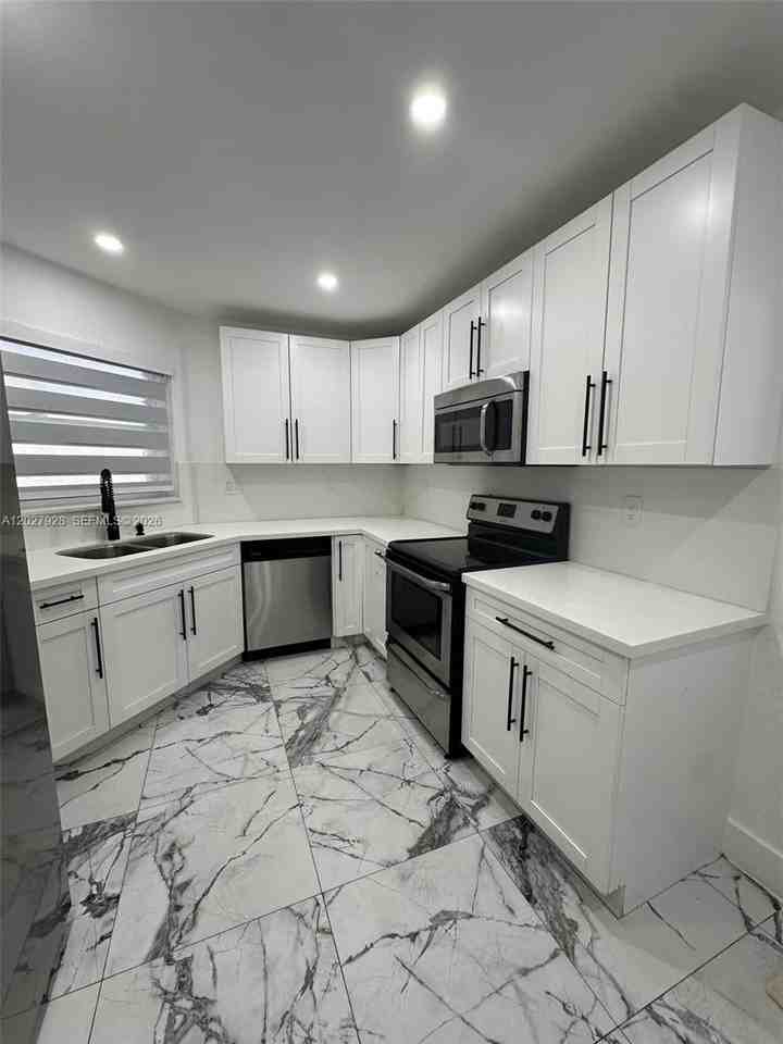 680 Nw 124th Pl #NA - Photo 3 of 20