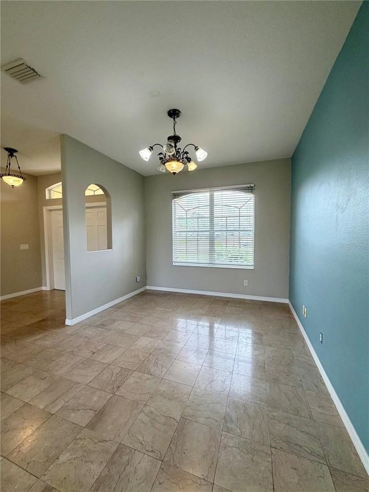 1204 S San Mateo Dr - Photo 4 of 38