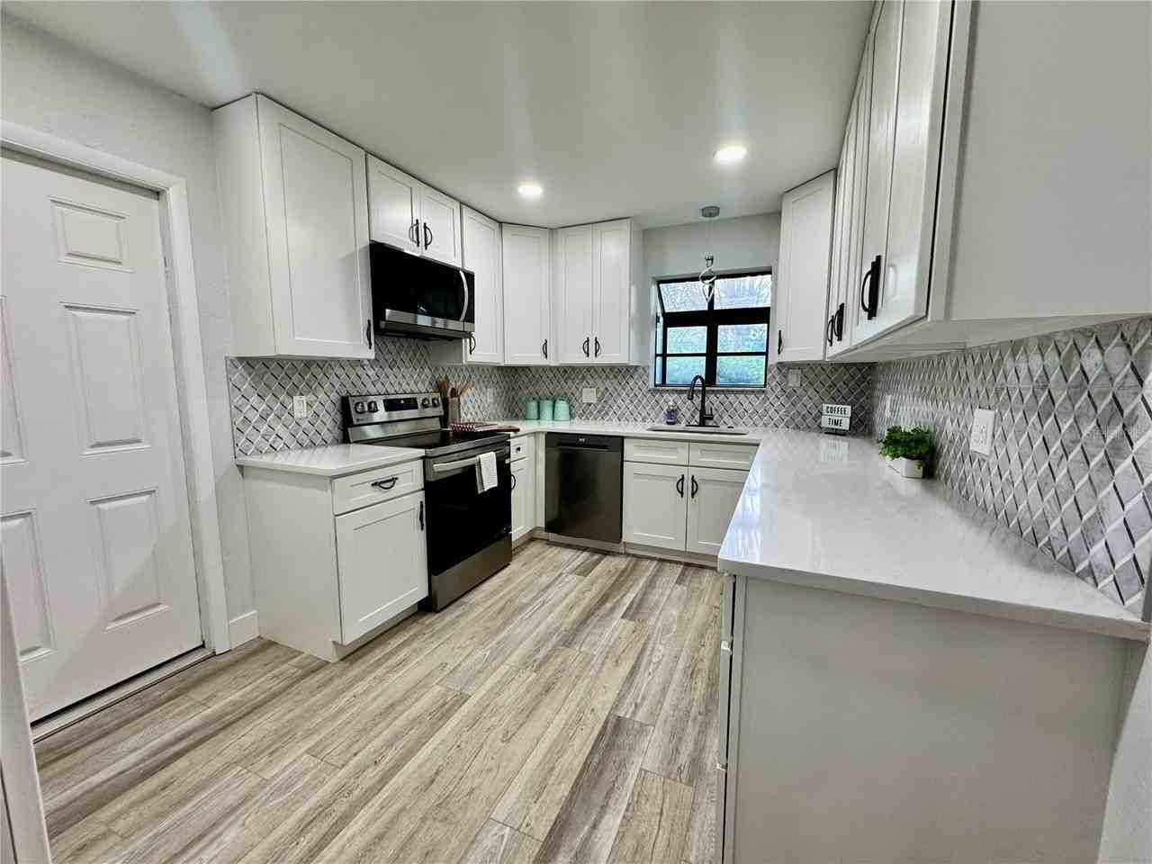 5407 Sw 82nd Ter - Photo 6 of 31