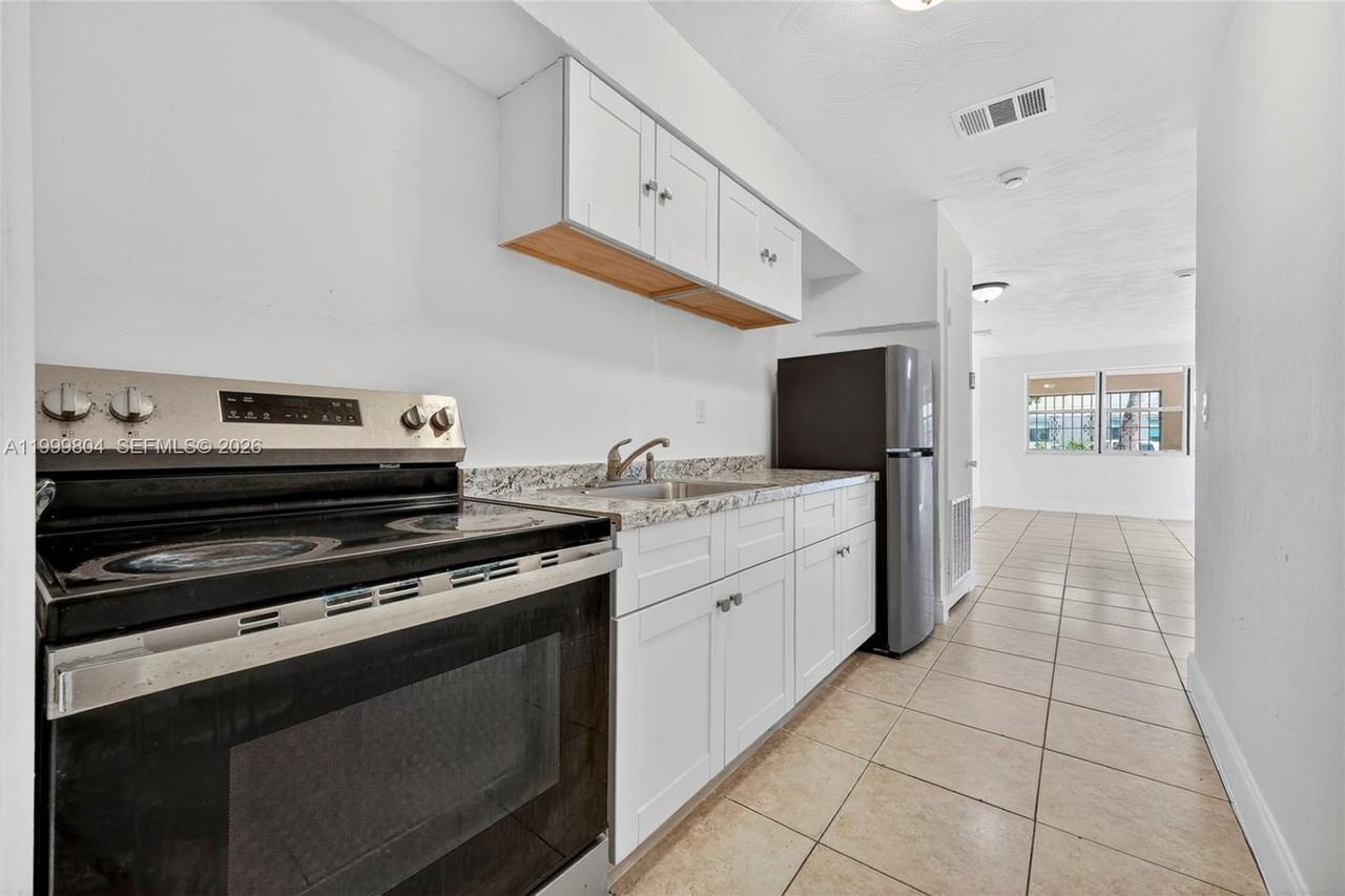 762 Ne 131st St #762 - Photo 2 of 8