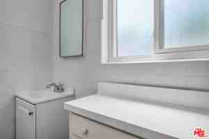 featured image of 325 El Camino Dr