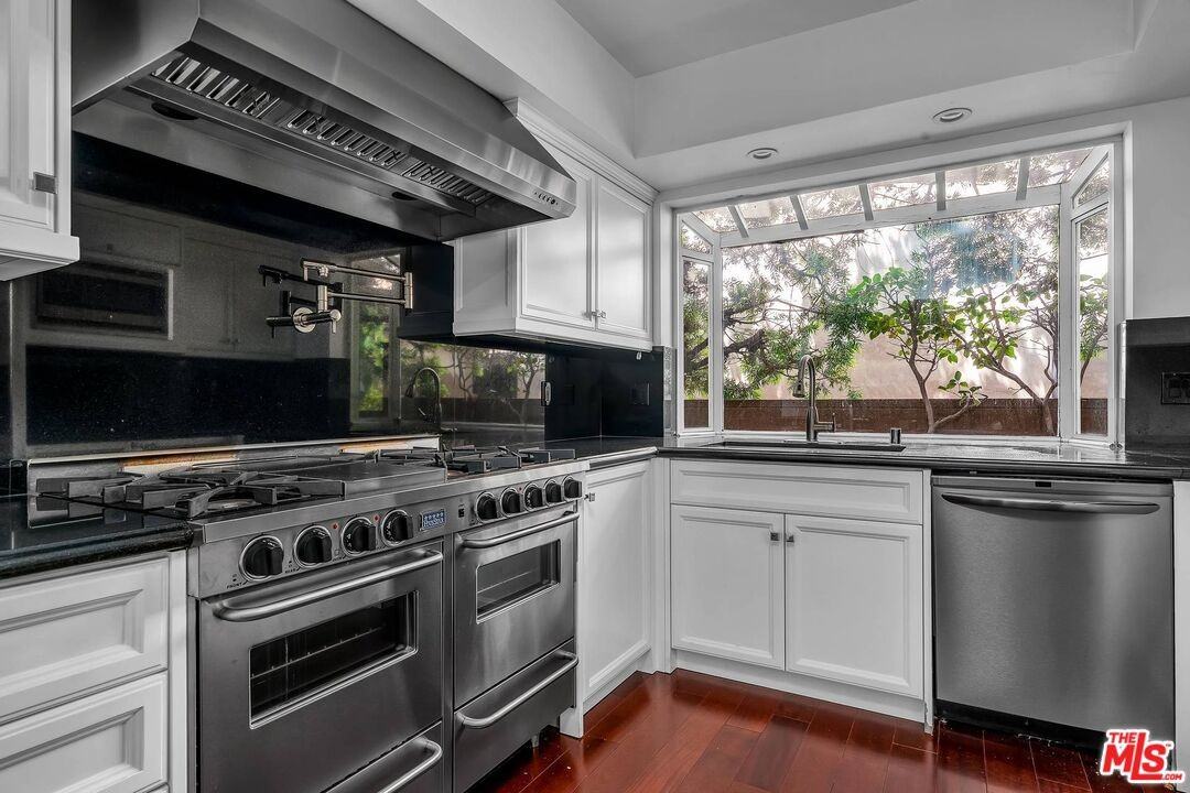 325 El Camino Dr - Photo 3 of 8