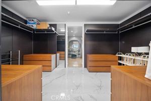 featured image of 6250 Hollywood Blvd #12F