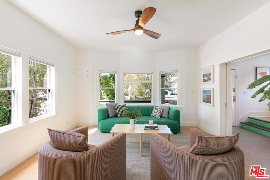 5676 Hub St - Photo 2 of 8