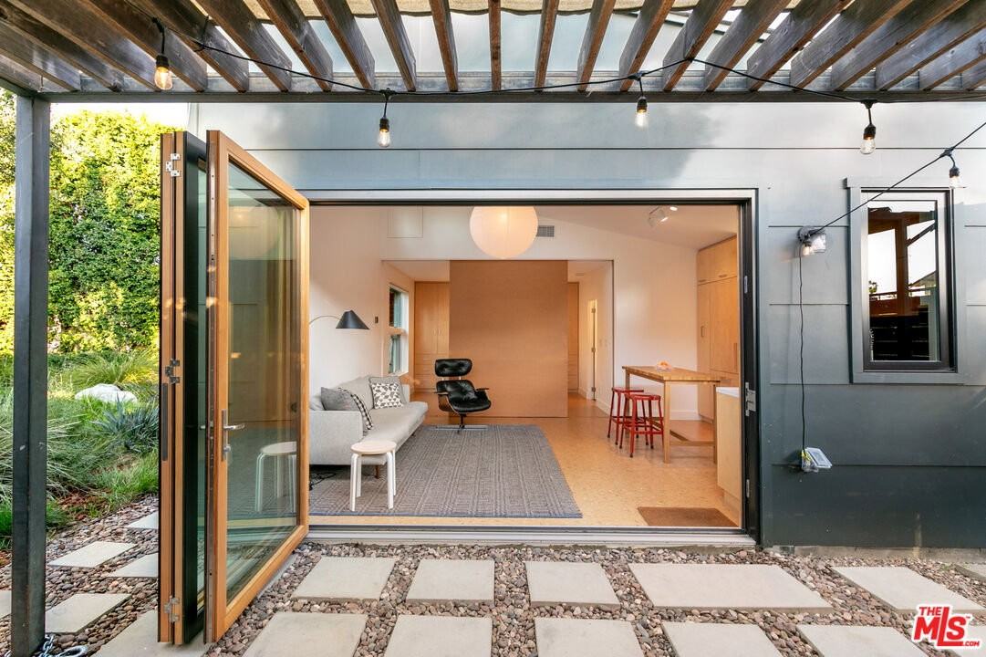 5676 Hub St - Photo 7 of 8
