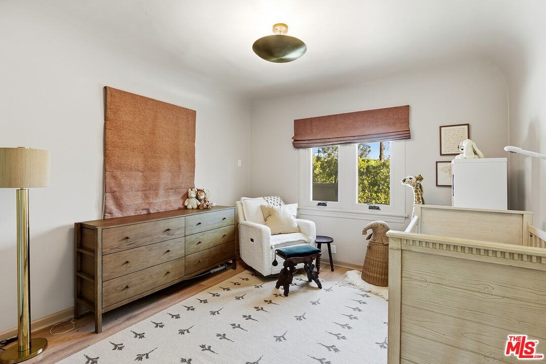 627 N Fuller Ave - Photo 4 of 8