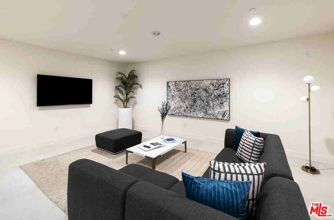 3651 Regal Pl #501