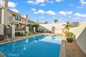 featured image of 231 N Broadway #2