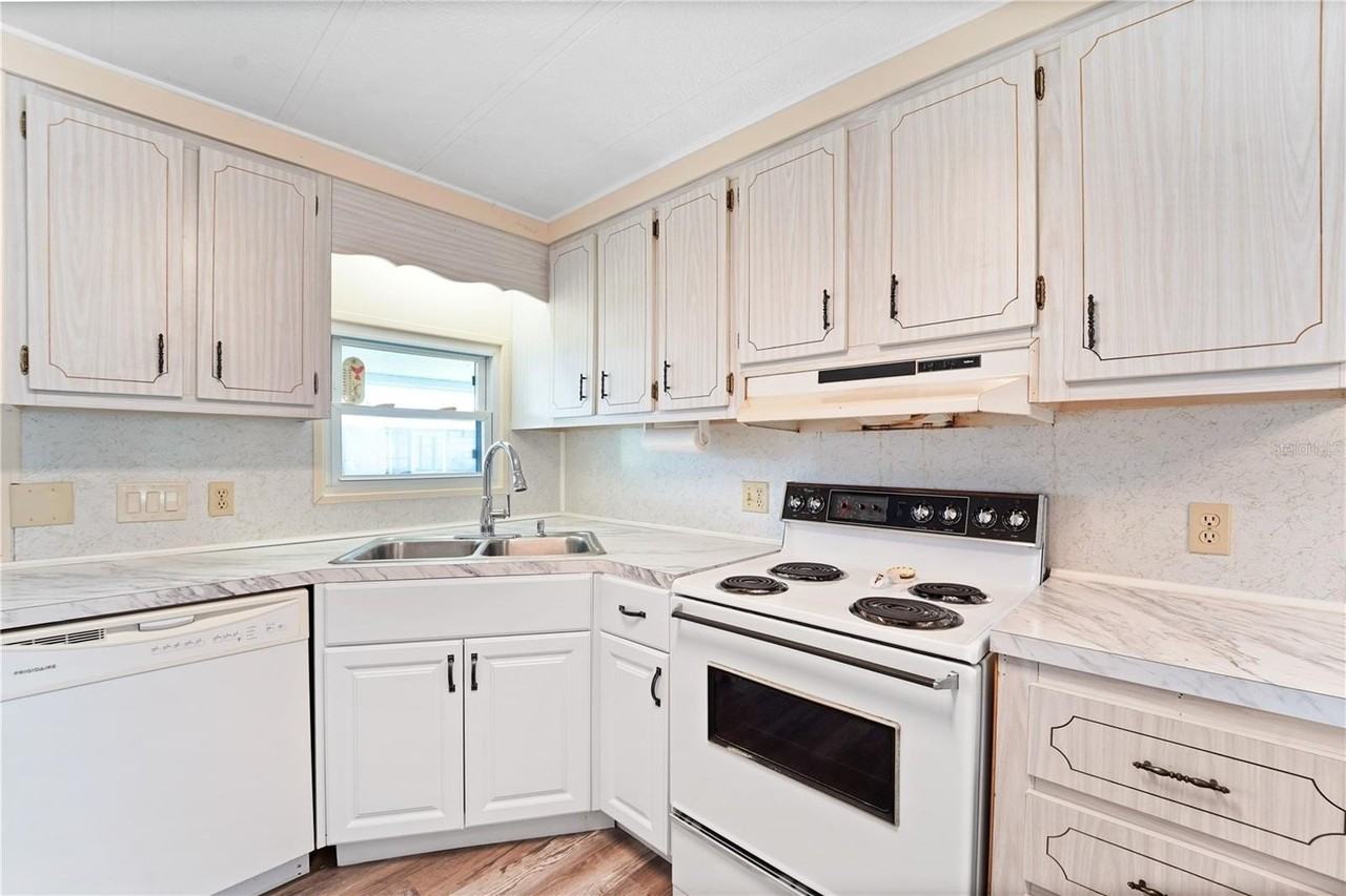 47 Delaware Ct #10 - Photo 7 of 25