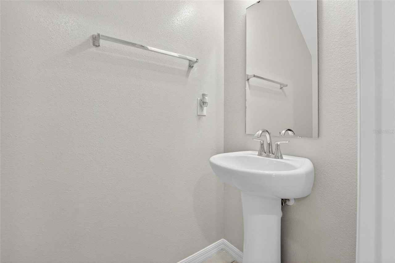 4718 Spatter Dock St - Photo 7 of 27