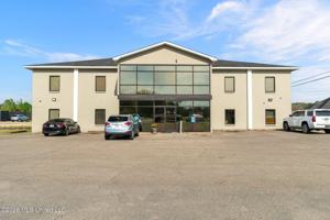 featured image of 2 W Lakeview Dr Apt 6 #Apt 6