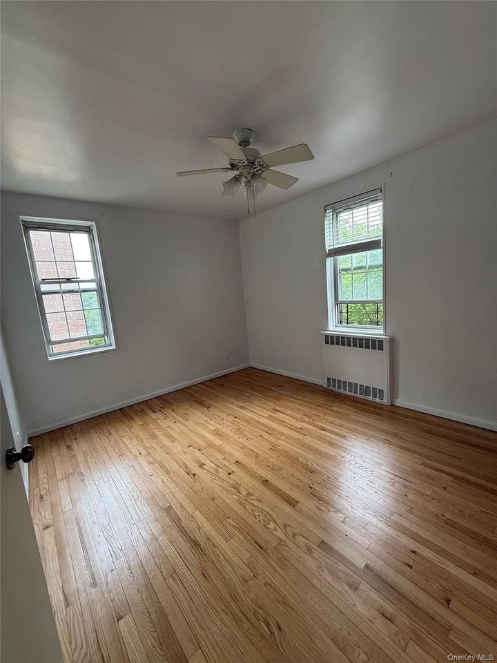 770 Bronx River Rd #A42 - Photo 5 of 9
