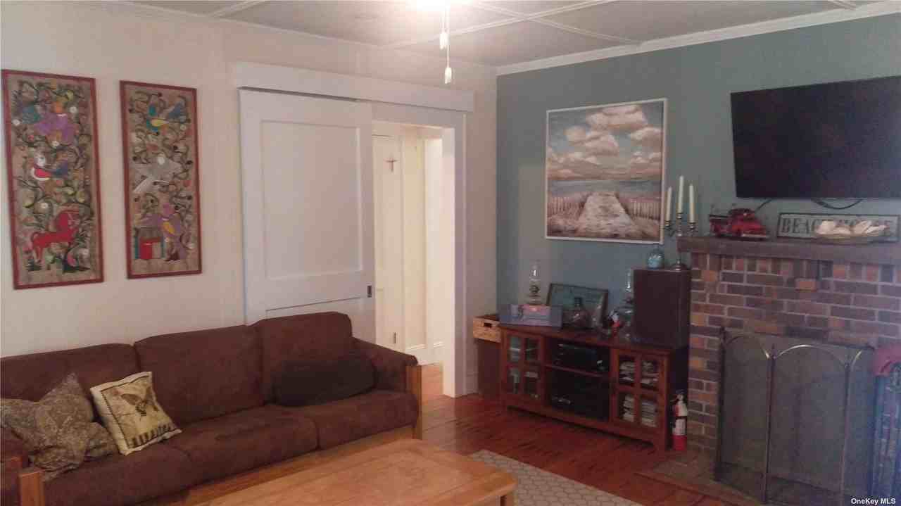 352 Surf Rd - Photo 3 of 21