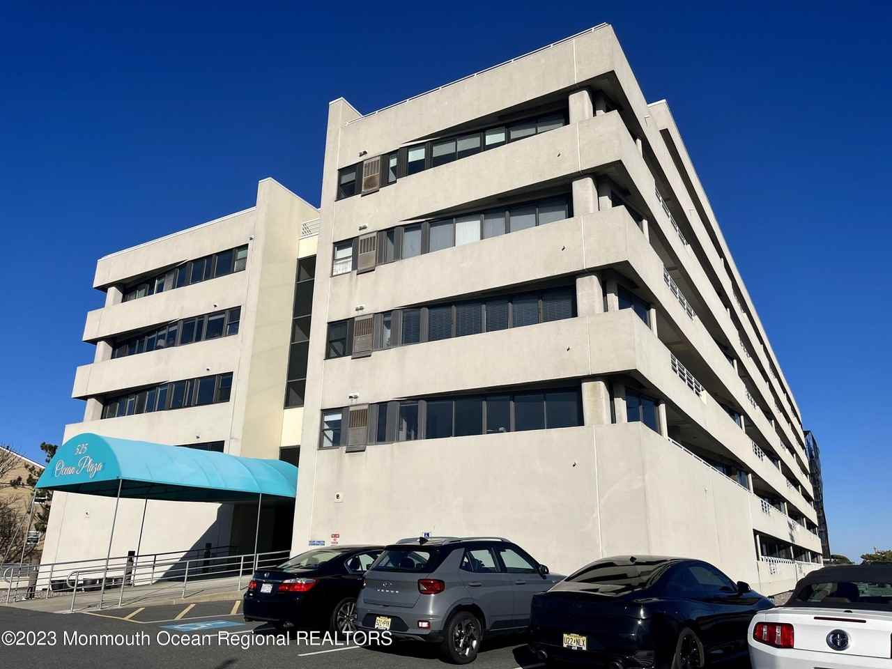 525 Ocean Blvd #405 - Photo 2 of 18