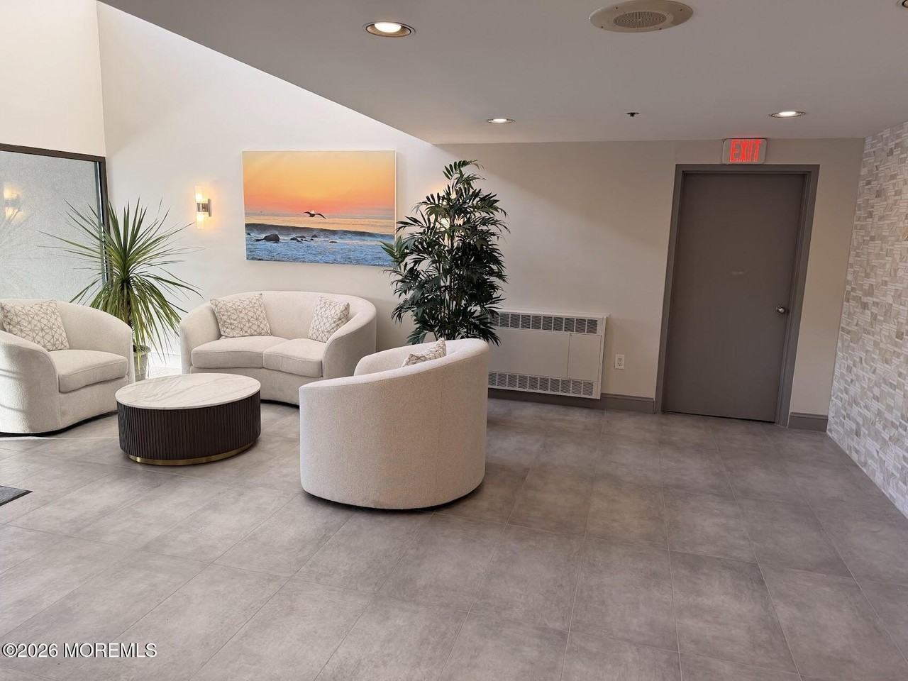 525 Ocean Blvd #405 - Photo 4 of 18